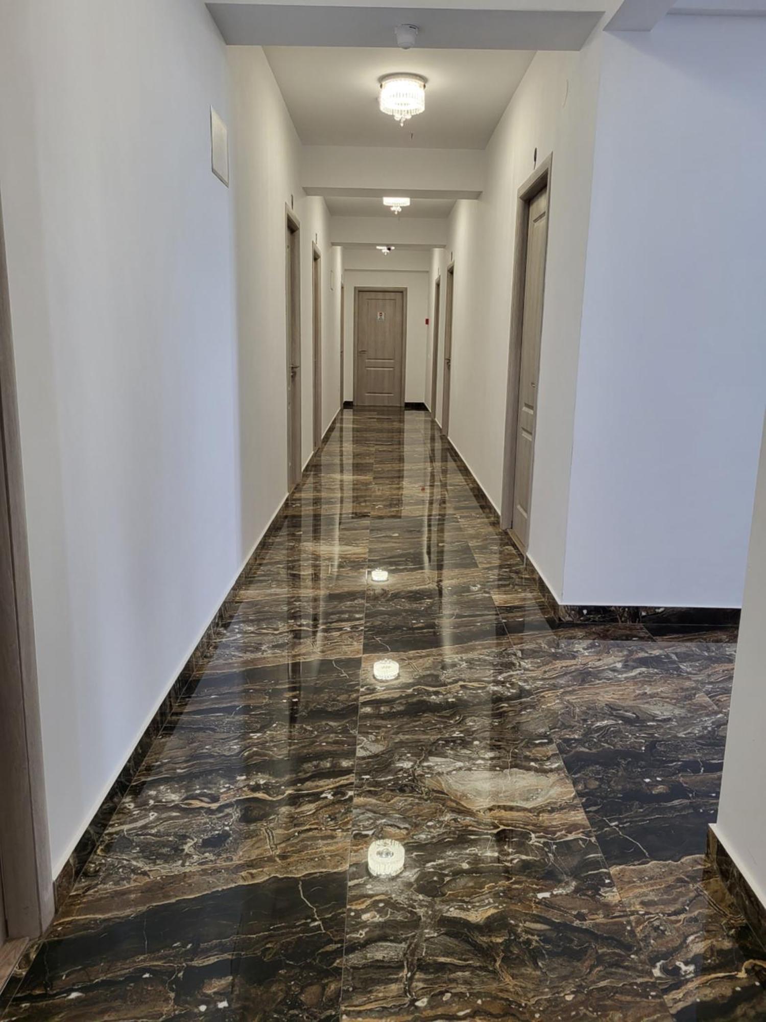 קוסטינסטי Hotel Damar מראה חיצוני תמונה