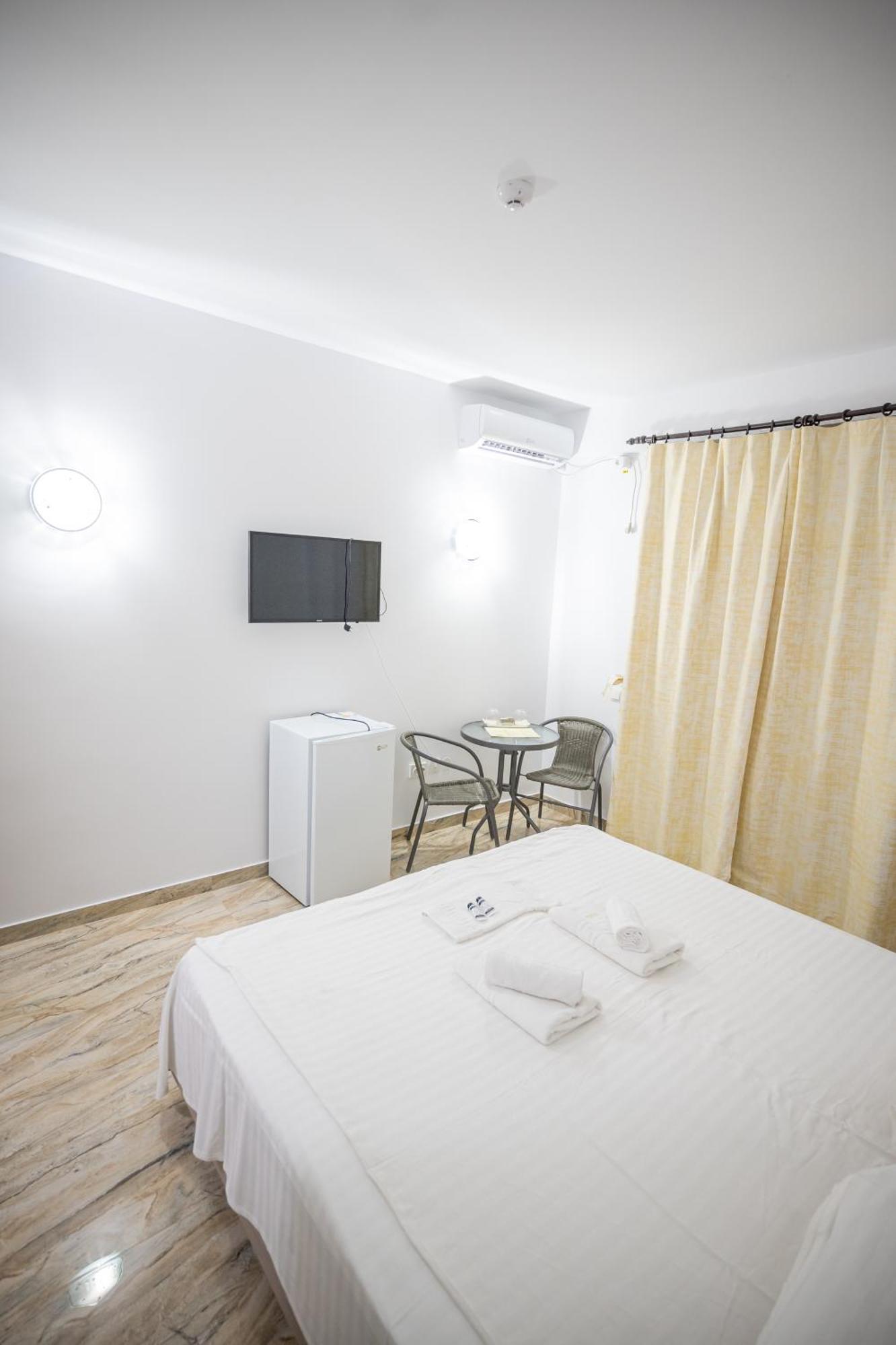 קוסטינסטי Hotel Damar מראה חיצוני תמונה