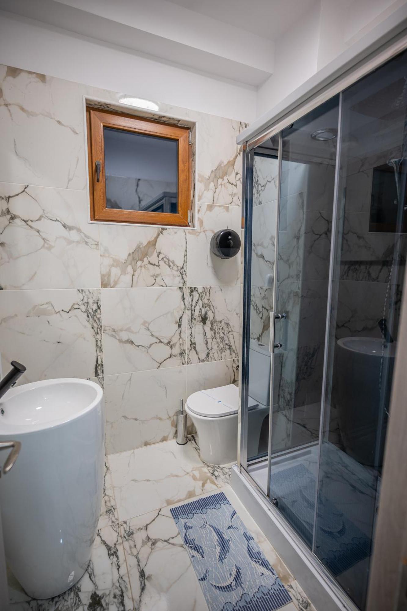 קוסטינסטי Hotel Damar מראה חיצוני תמונה